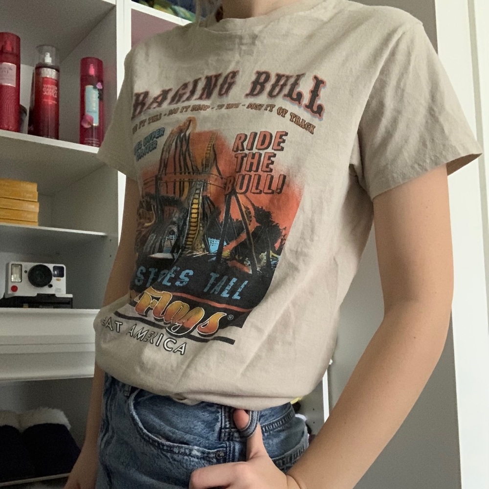 SIX FLAGS TEE SHIRT